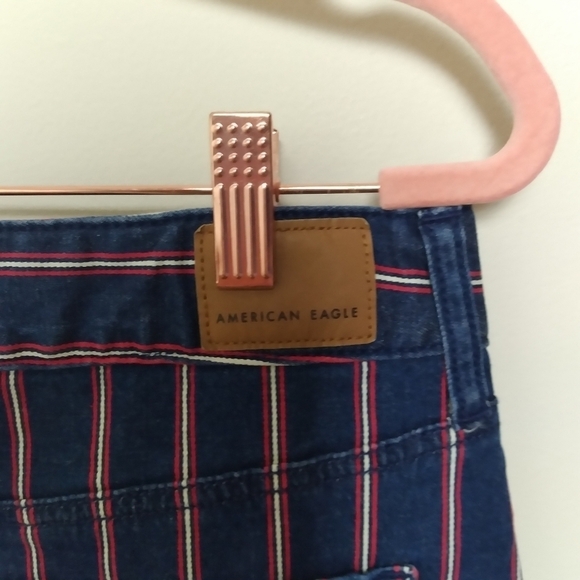 American Eagle Dark Wash Denim Hi Rise Mini Skirt with Raw Hem Size 6 - Picture 9 of 13